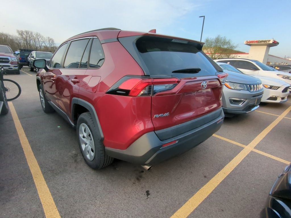 Used 2020 Toyota RAV4 LE image 4