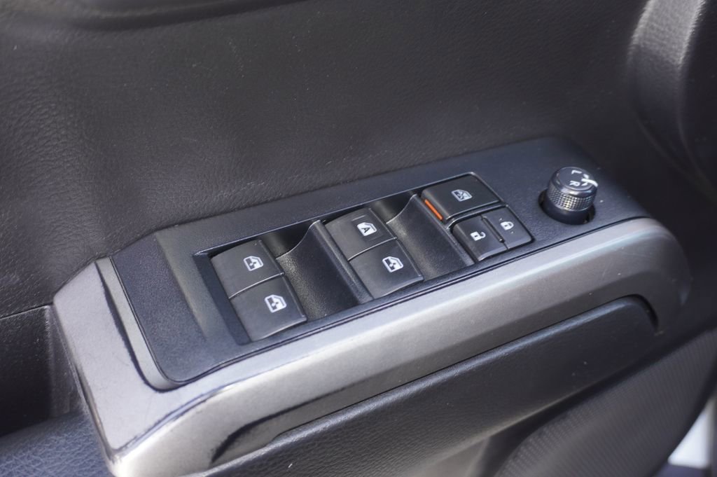 Used 2022 Toyota Tacoma SR5 RWD image 16