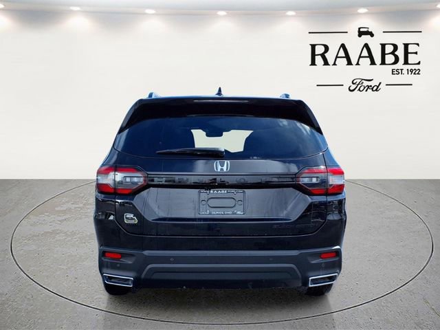 Used 2025 Honda Pilot Black Edition image 6