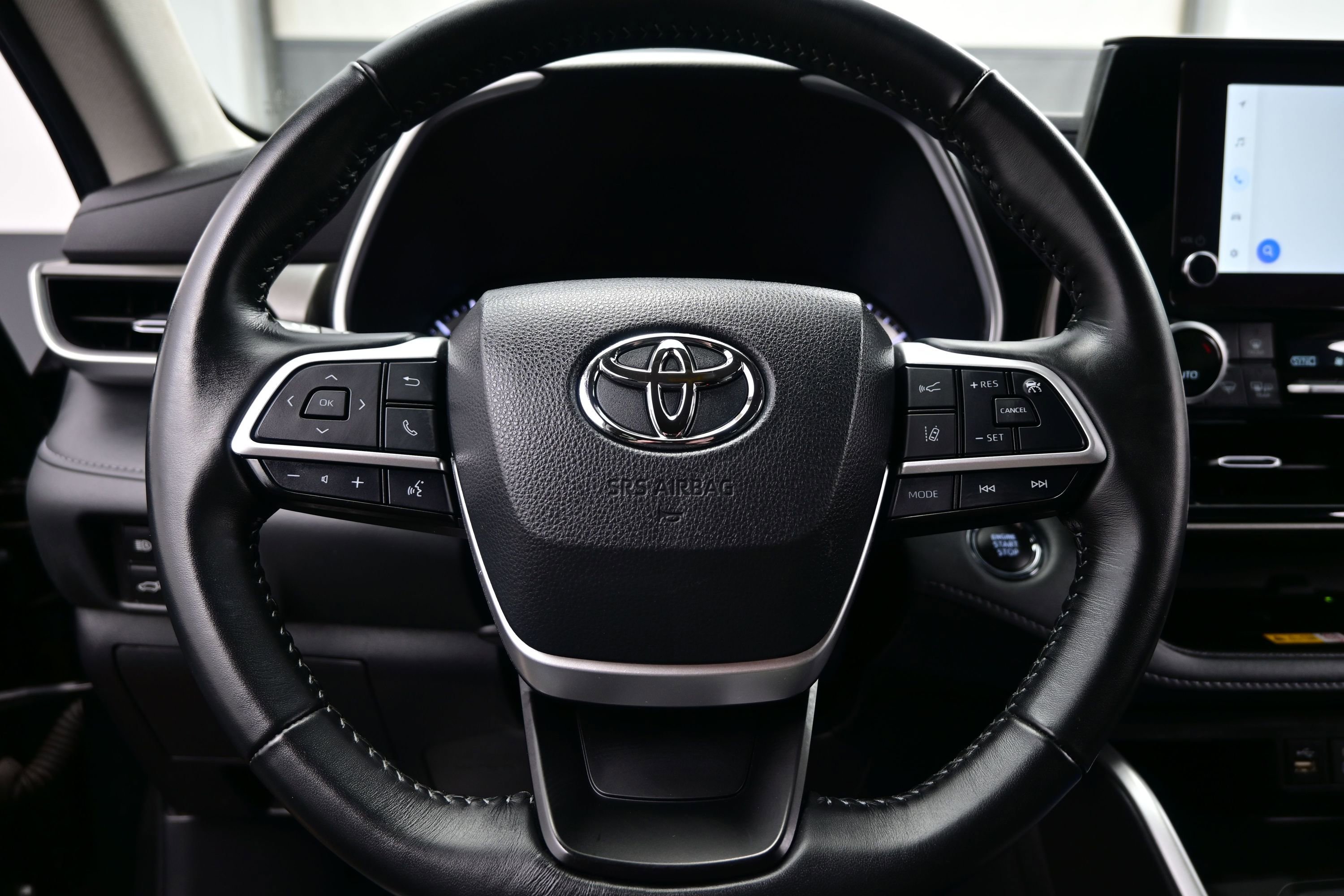 Used 2023 Toyota Highlander XLE AWD/4WD image 24