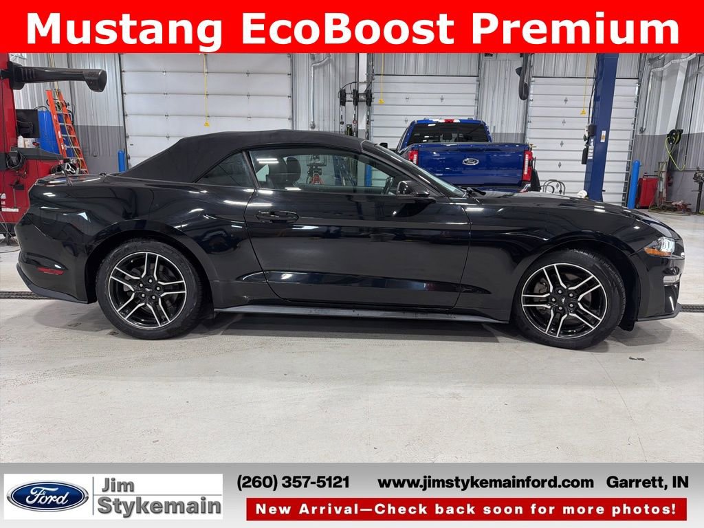 Used 2020 Ford Mustang Premium RWD image 9