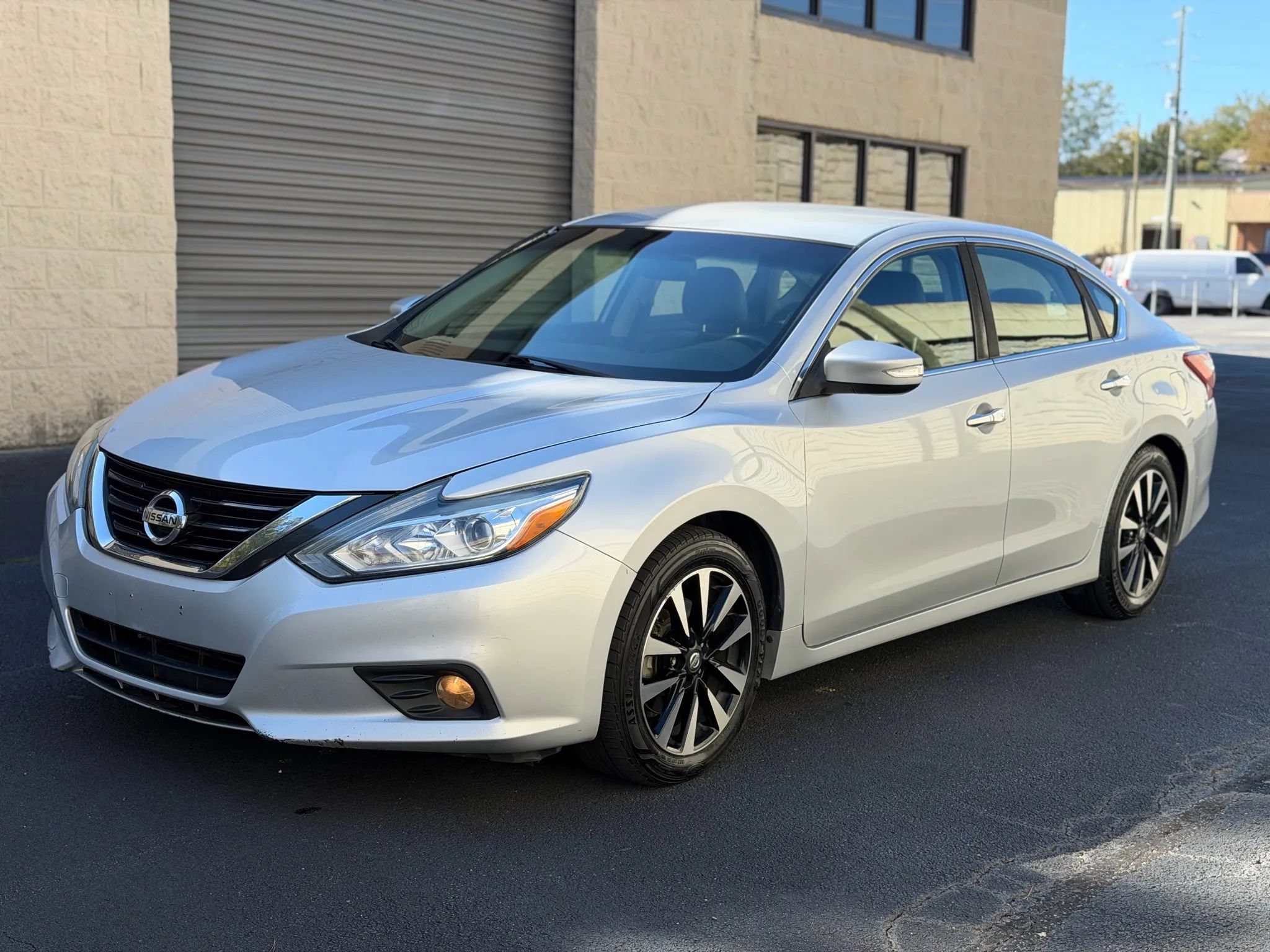 Used 2018 Nissan Altima 2.5 SL FWD image 2