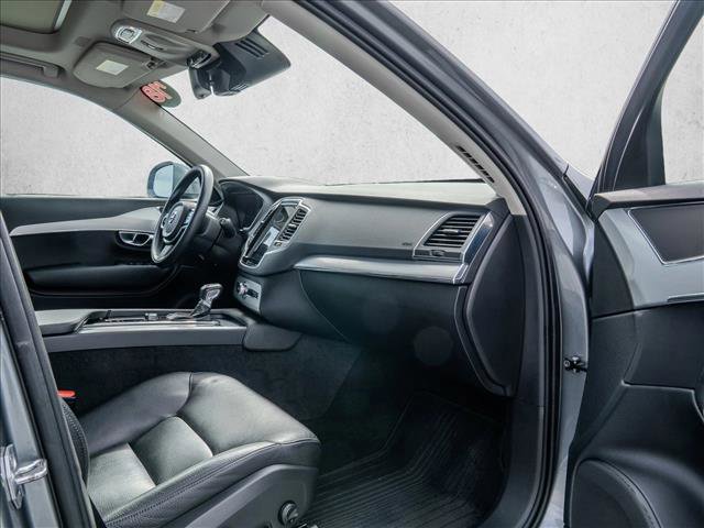 Used 2018 Volvo XC90 T5 Momentum w/ Convenience Package image 29