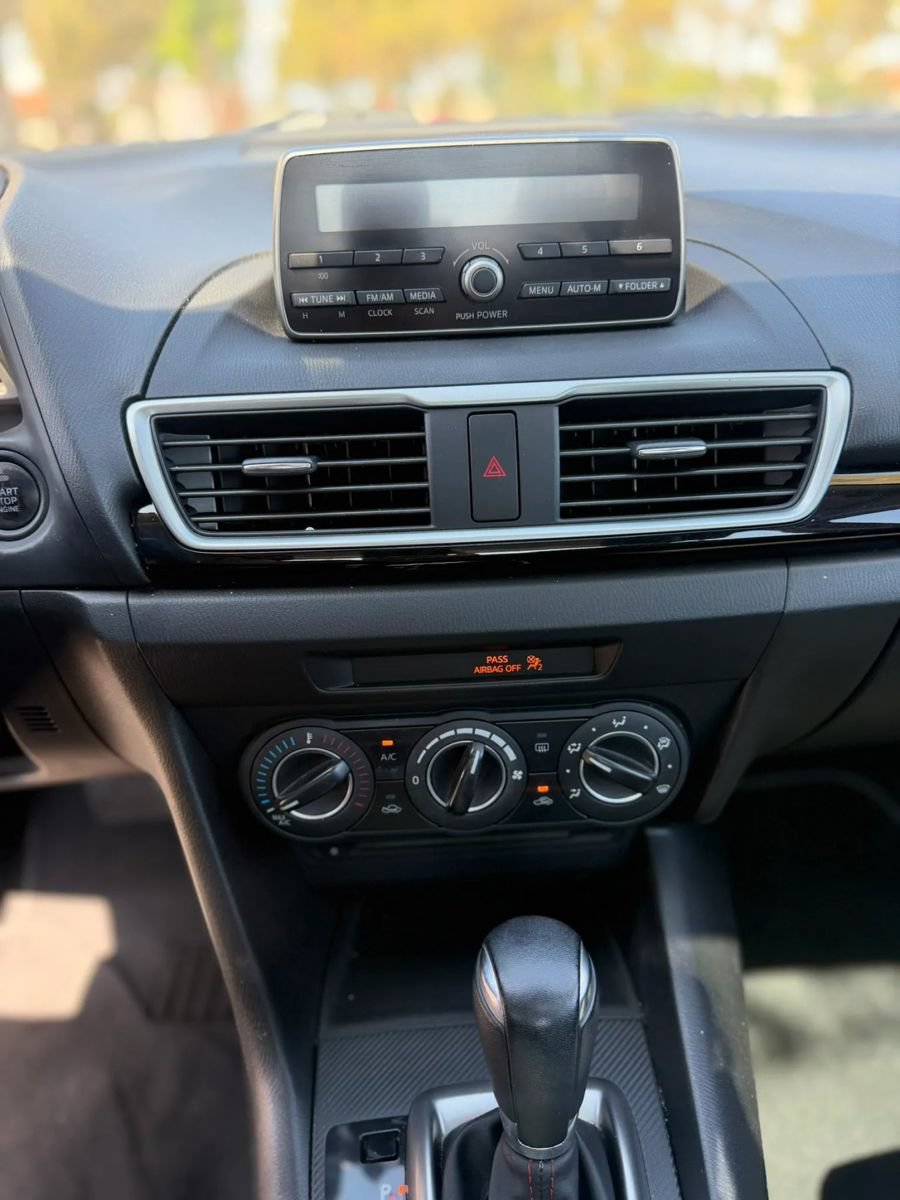 Used 2014 MAZDA MAZDA3 i Touring w/ Moonroof Package 1 FWD image 10