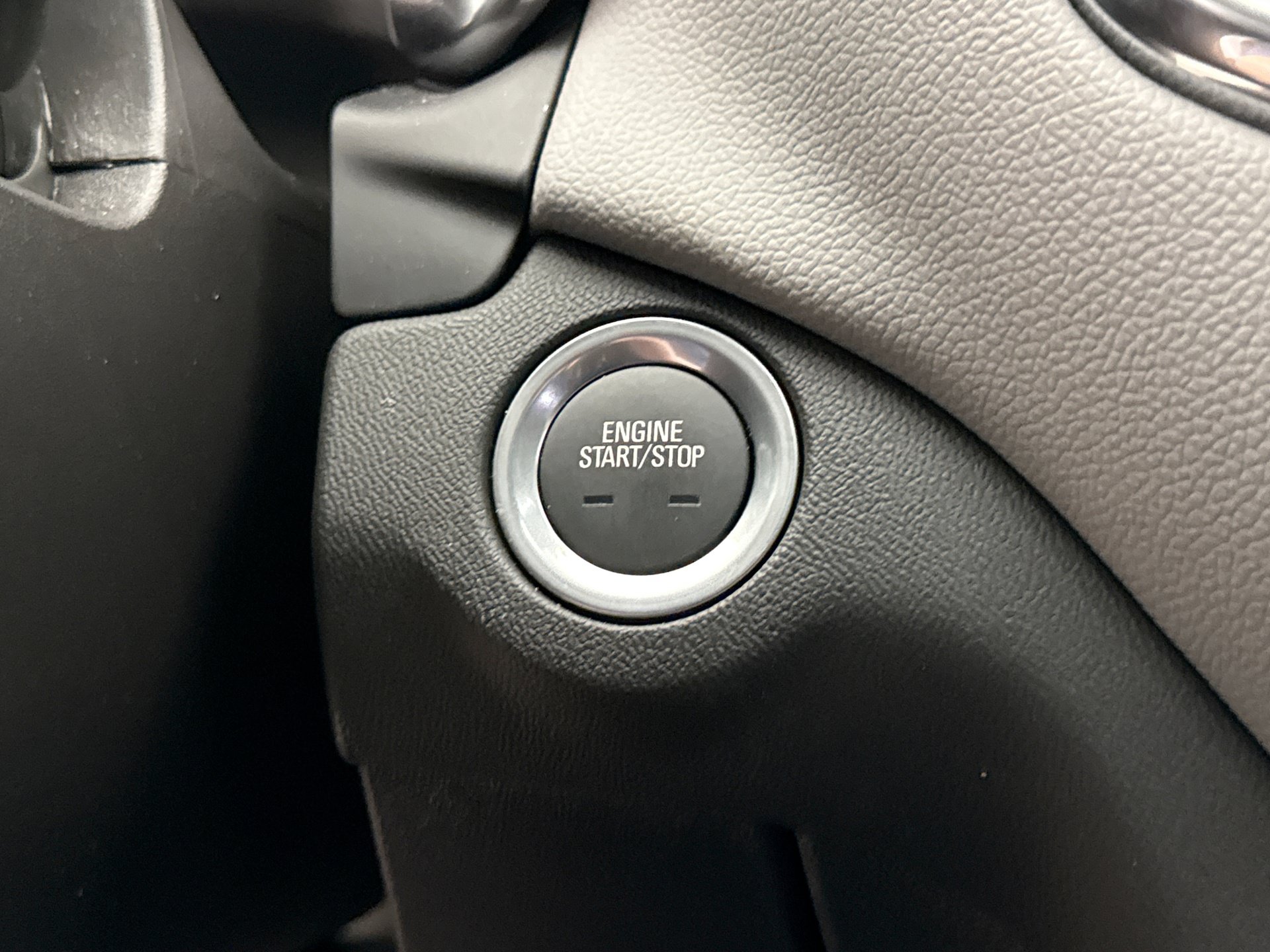 Used 2024 Chevrolet Equinox LT FWD image 20