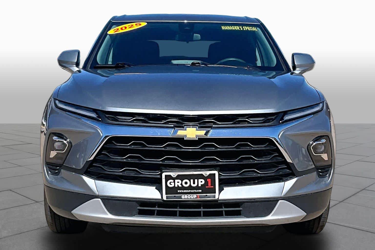 Used 2025 Chevrolet Blazer LT FWD image 4