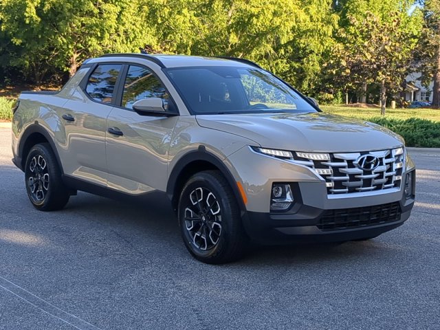 Used 2023 Hyundai Santa Cruz SEL w/ Activity Package AWD/4WD image 2
