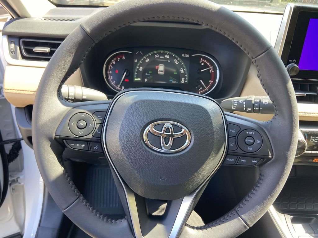 Used 2025 Toyota RAV4 XLE Premium FWD image 34