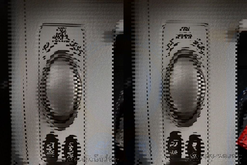 Used 2013 Lexus ES 300h image 51