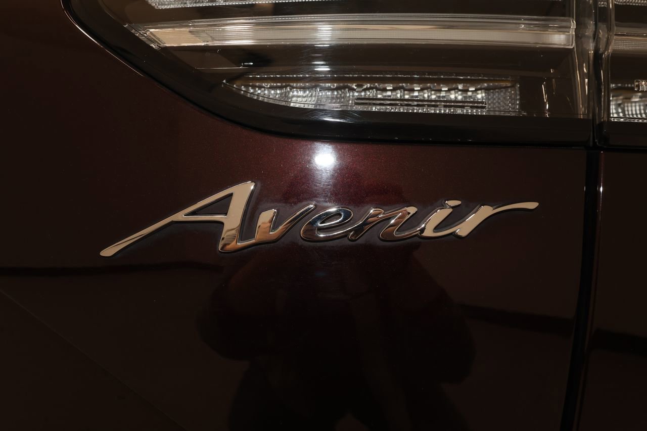 Used 2021 Buick Envision Avenir w/ Technology Package II image 37