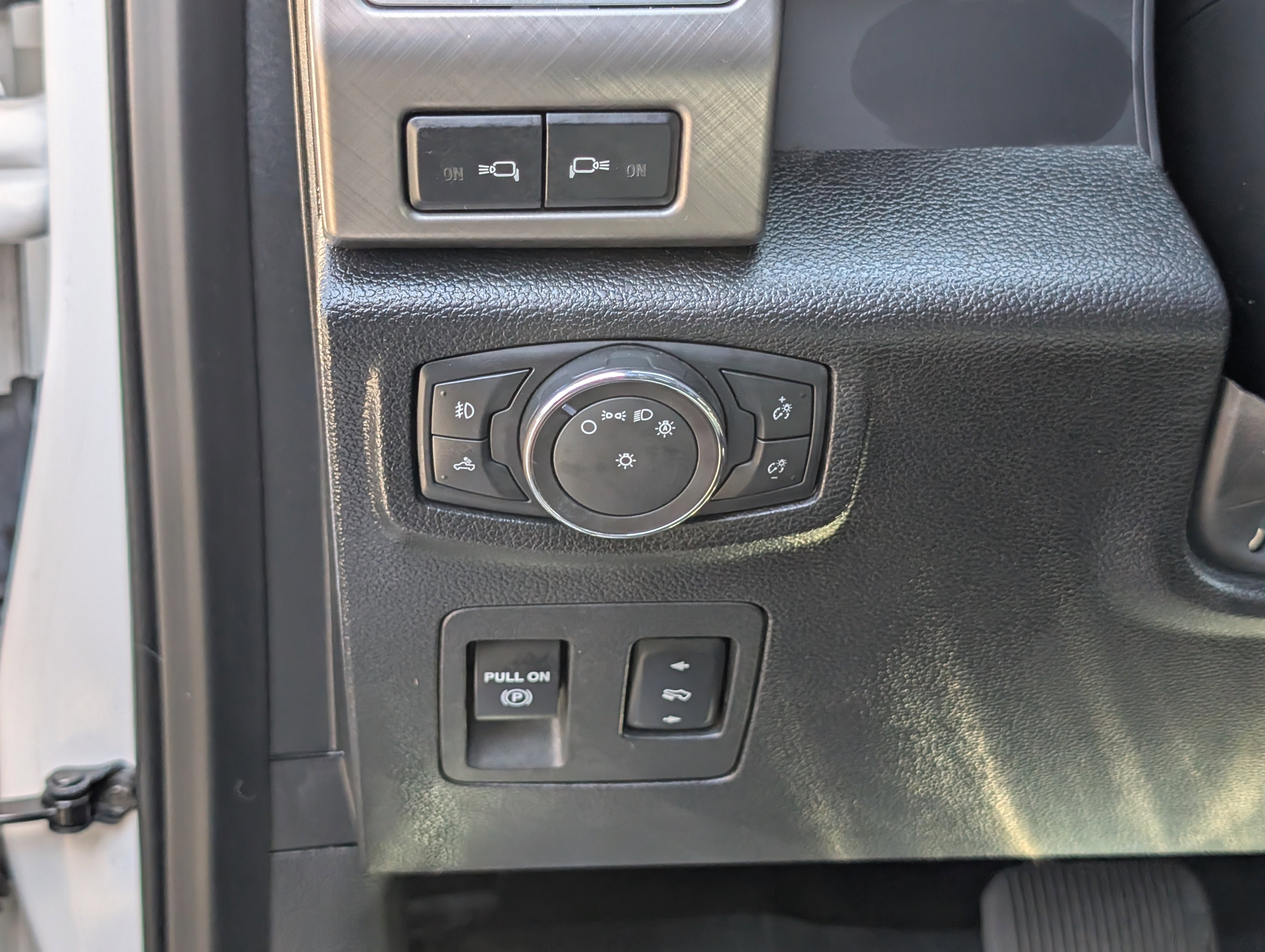 Certified 2018 Ford F150 Limited w/ Trailer Tow Package image 21