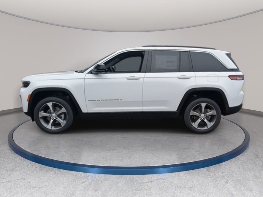 New 2026 Jeep Grand Cherokee Limited w/ Luxury Tech Group II AWD/4WD image 8
