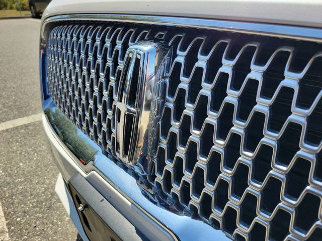 Used 2017 Lincoln Continental Reserve w/ Luxury Package AWD/4WD image 11