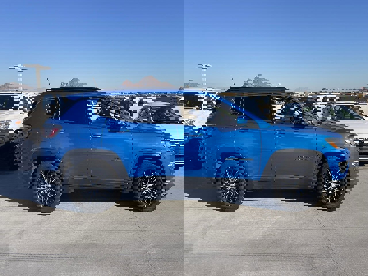 Used 2020 Jeep Compass Latitude image 3