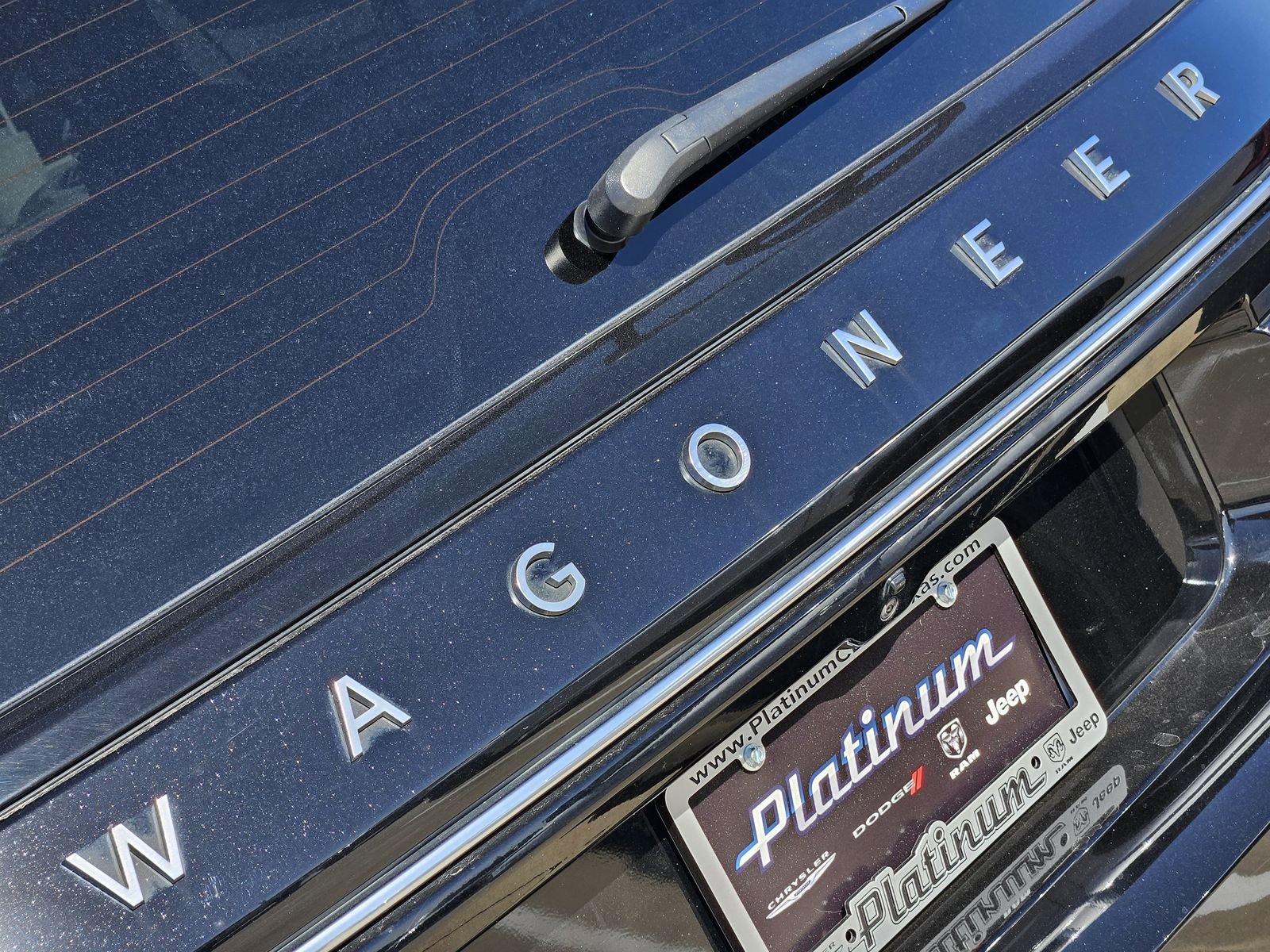 Used 2024 Jeep Wagoneer L Series II w/ Flexible Seating Group image 14