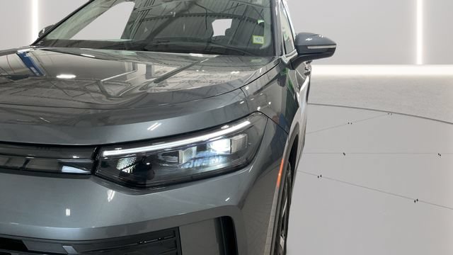 New 2026 Volkswagen Tiguan SE AWD/4WD image 32