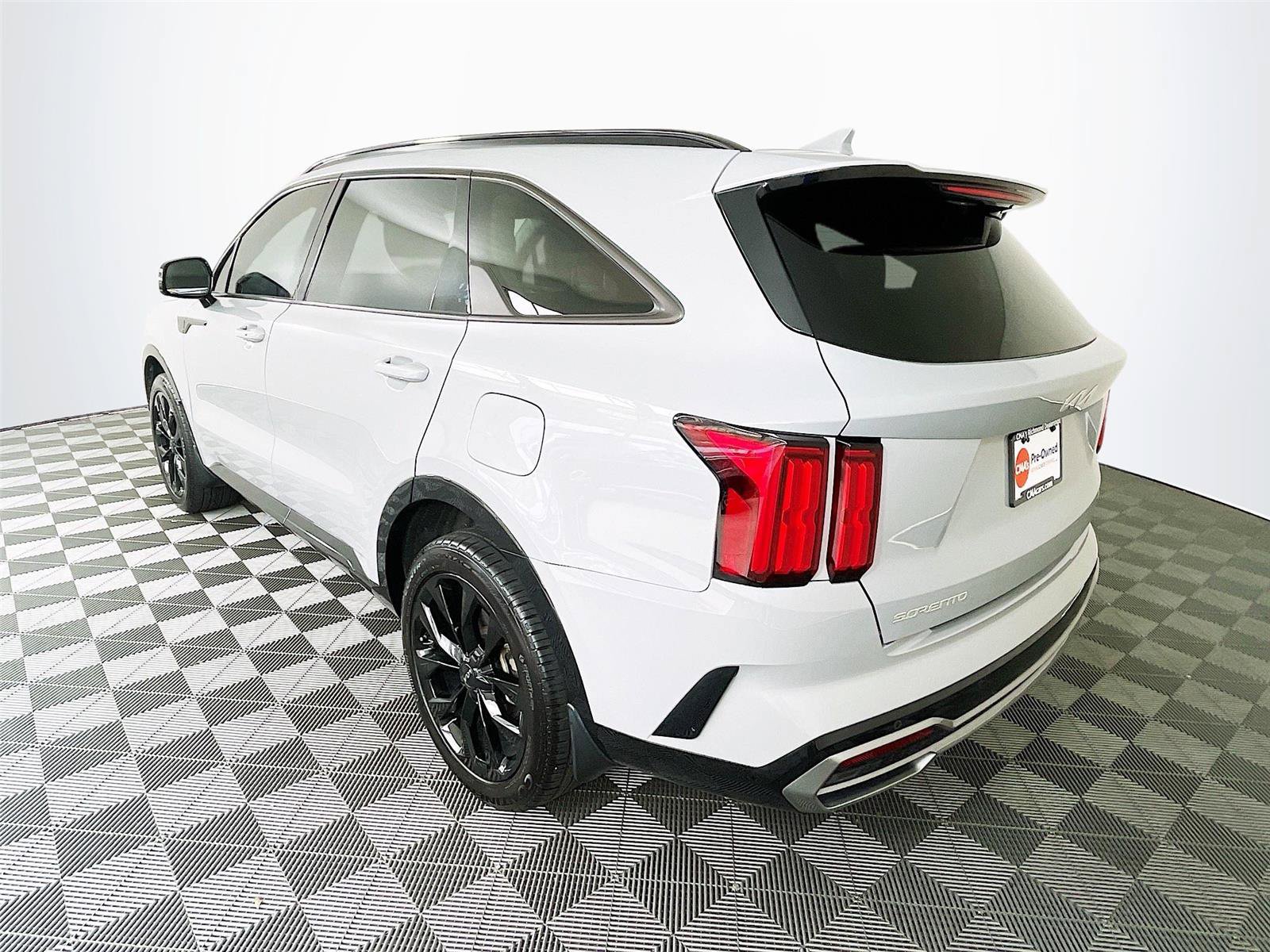 Used 2023 Kia Sorento SX AWD/4WD image 6
