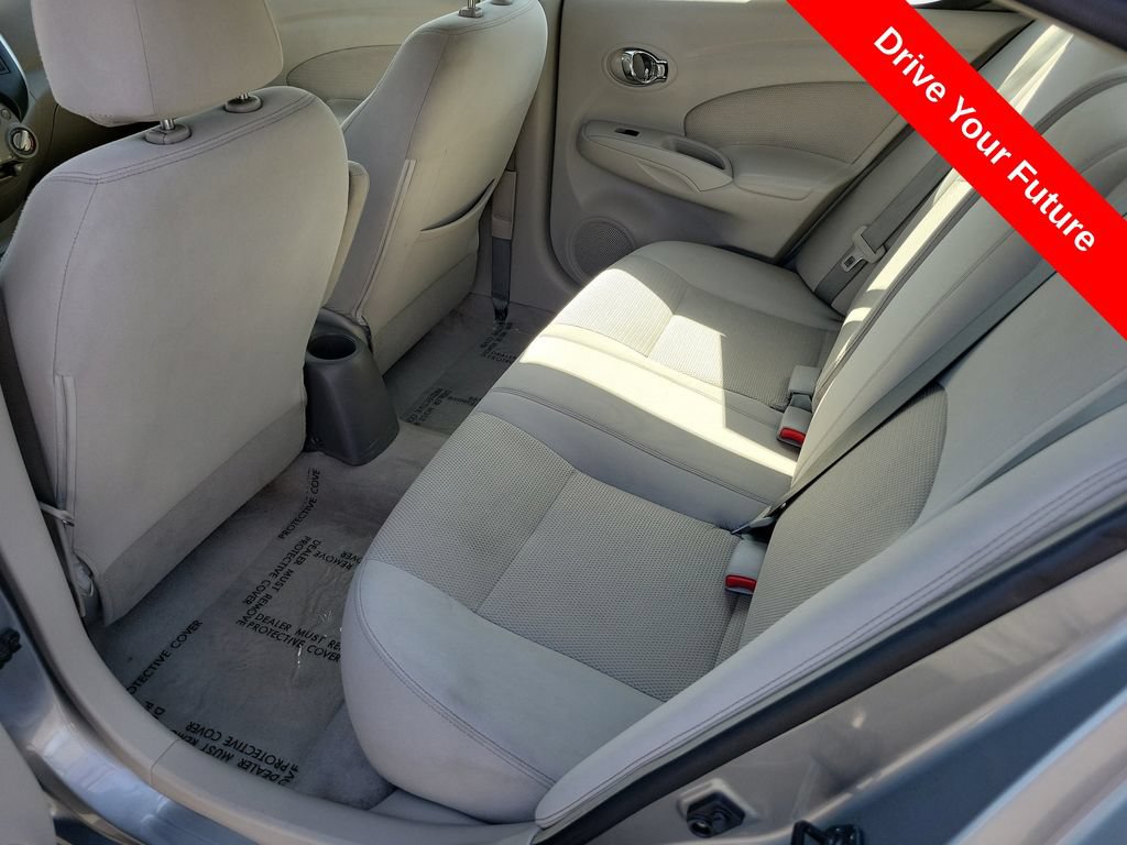 Used 2014 Nissan Versa SV FWD image 24