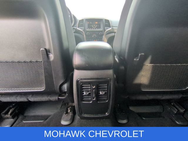 Used 2021 Jeep Grand Cherokee Laredo AWD/4WD image 22