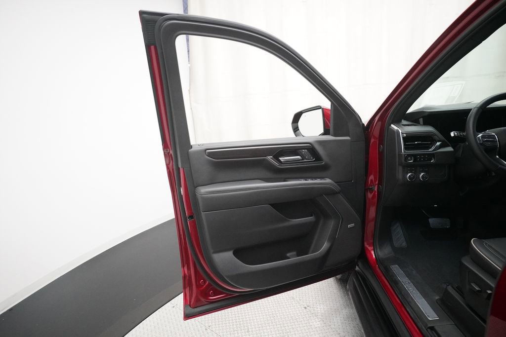 Used 2025 GMC Yukon Elevation w/ LPO, Elevation Black Package image 26