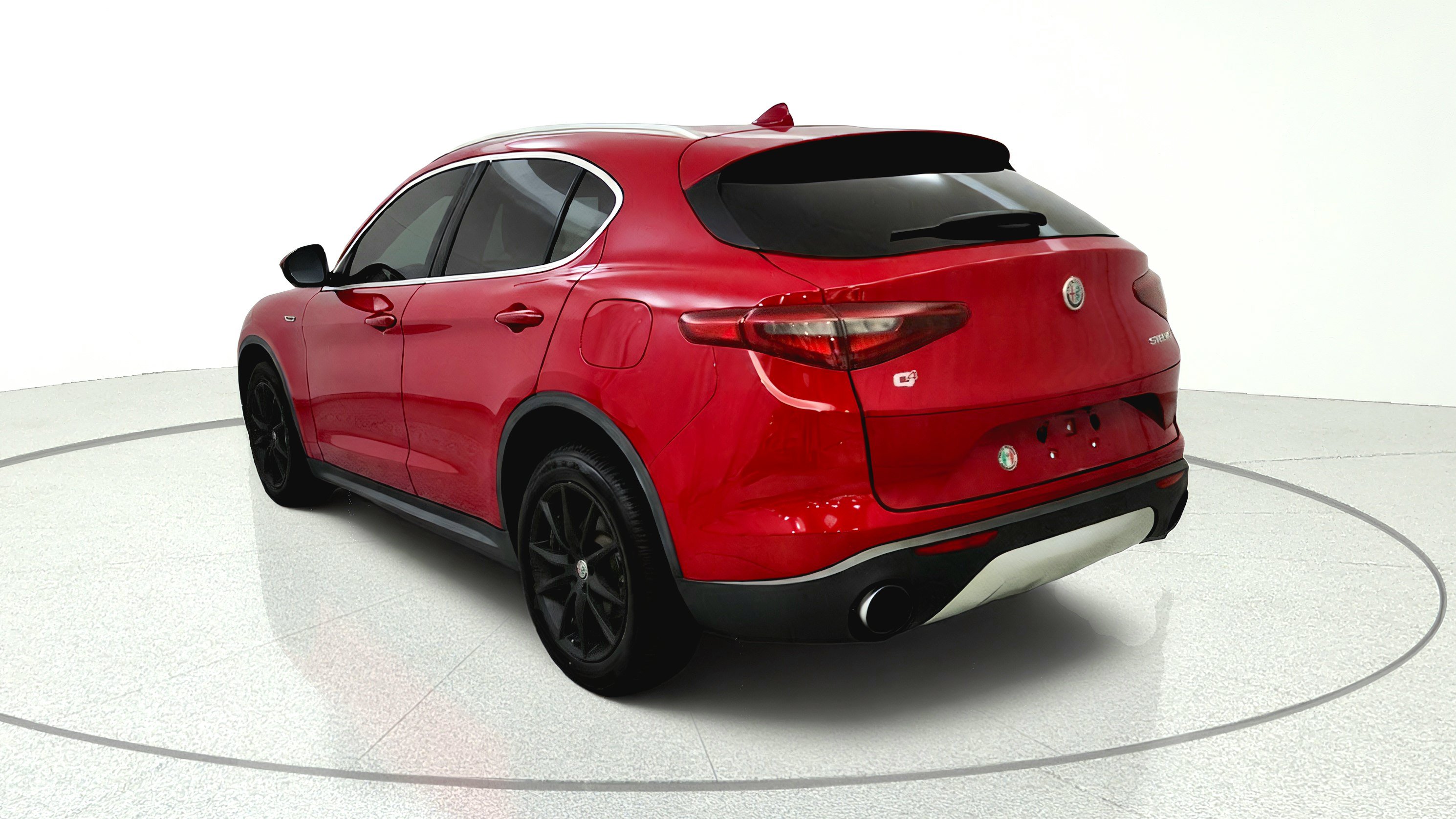 Used 2018 Alfa Romeo Stelvio AWD image 5