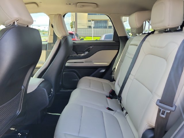 Used 2025 Lincoln Corsair FWD image 10