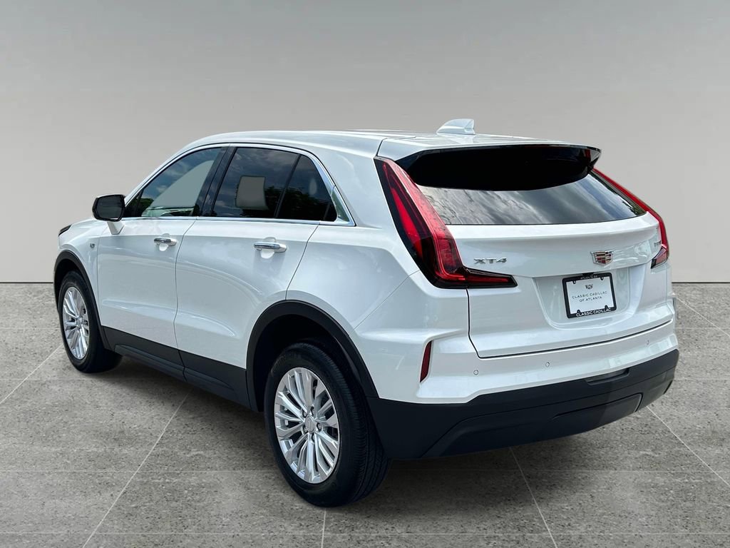 Certified 2024 Cadillac XT4 Luxury w/ Cold Weather Package FWD image 3