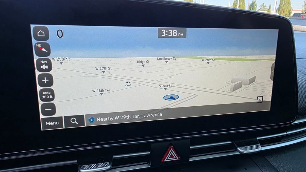 Used 2023 Hyundai Elantra Limited image 36