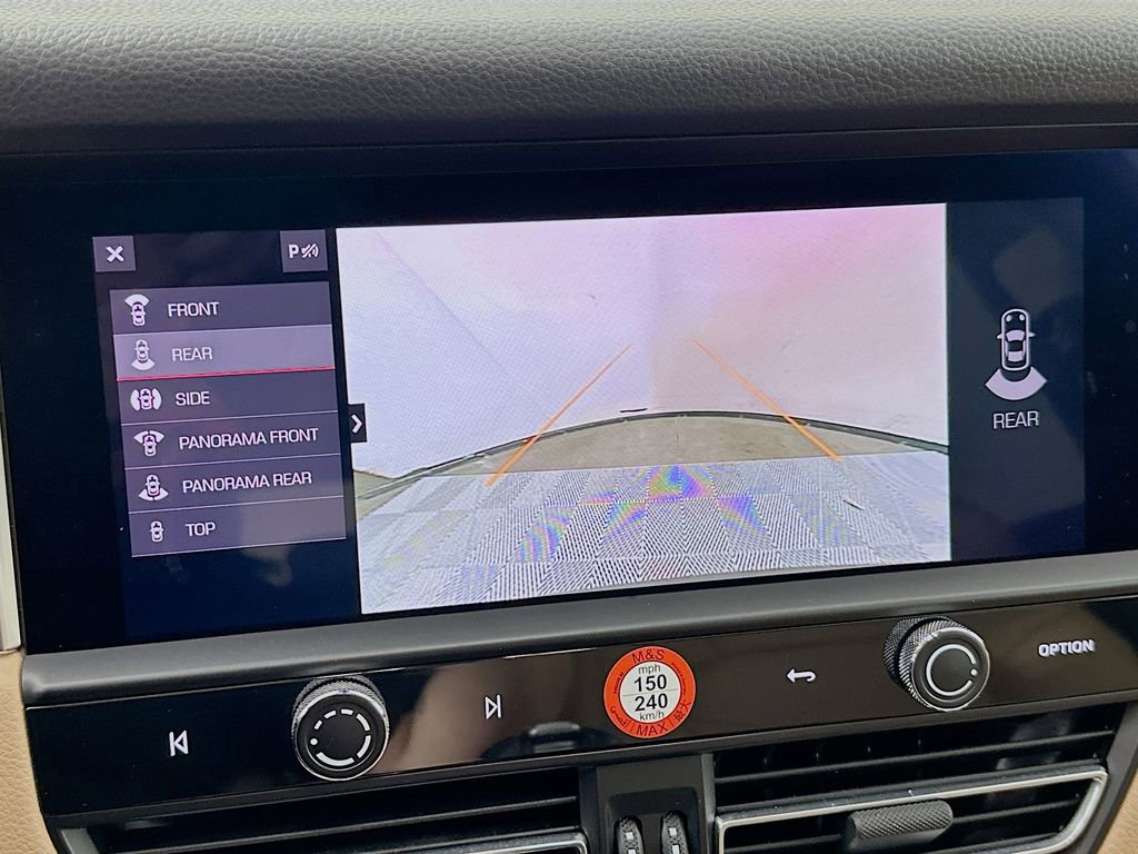 Certified 2024 Porsche Macan AWD/4WD image 17