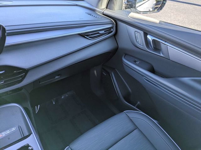 New 2025 Buick Enclave Sport Touring FWD image 17