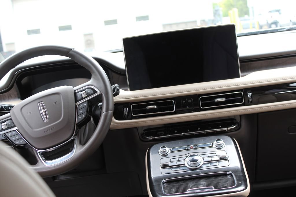 Used 2022 Lincoln Nautilus Reserve FWD image 9