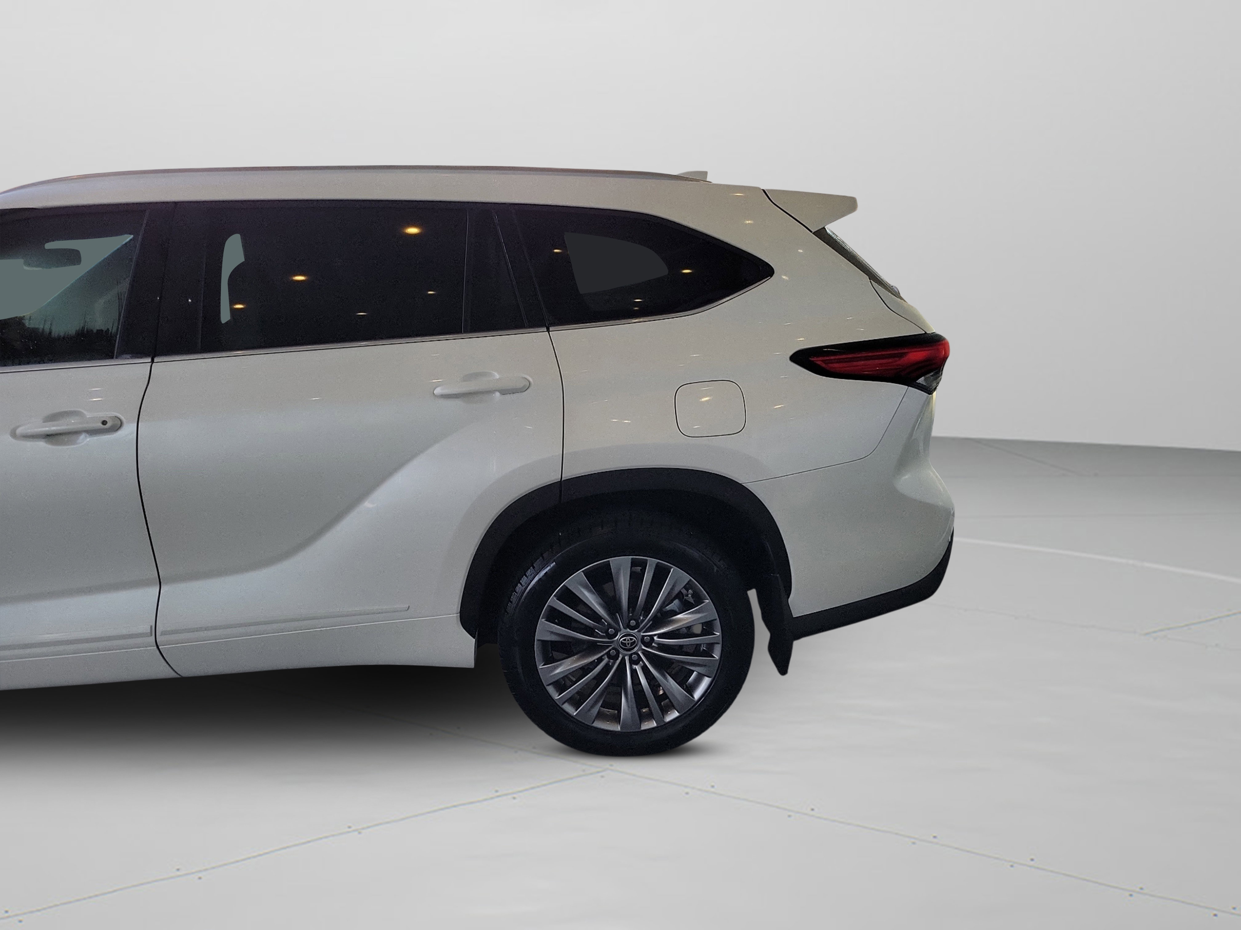 Used 2020 Toyota Highlander Platinum image 8