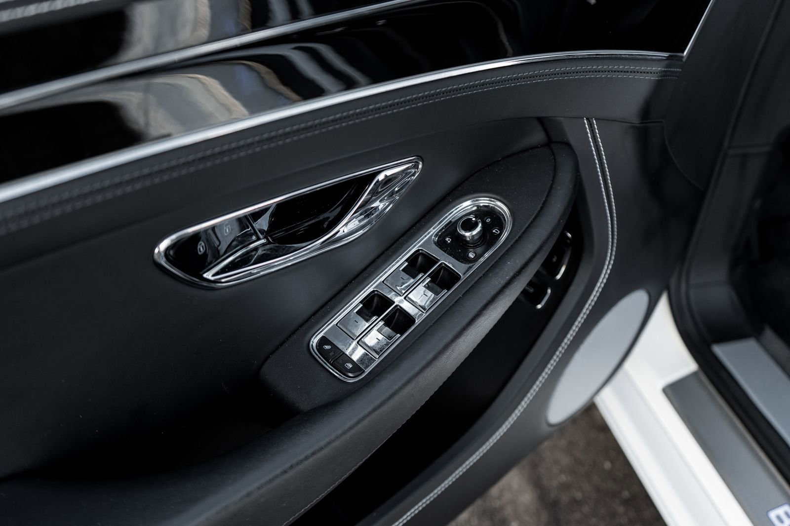 Certified 2022 Bentley Continental GT AWD/4WD image 25