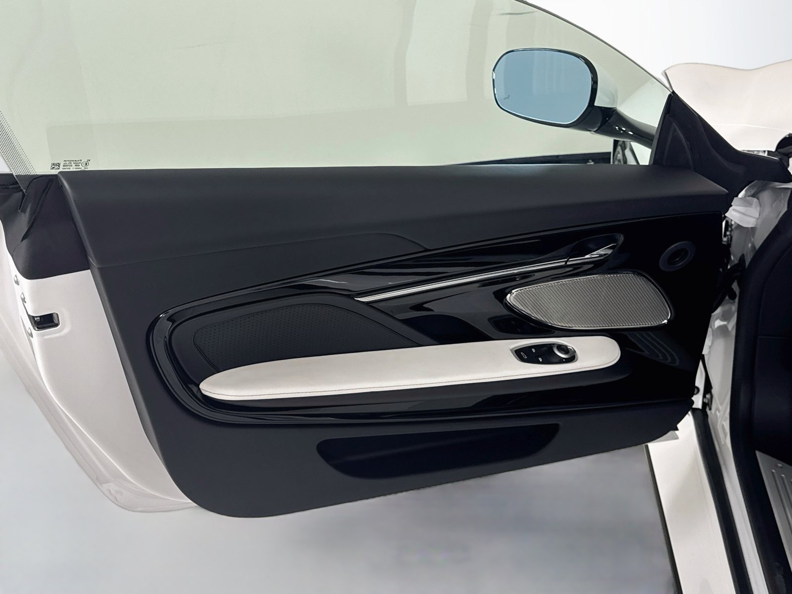 Used 2026 Aston Martin DB12 Convertible RWD image 16