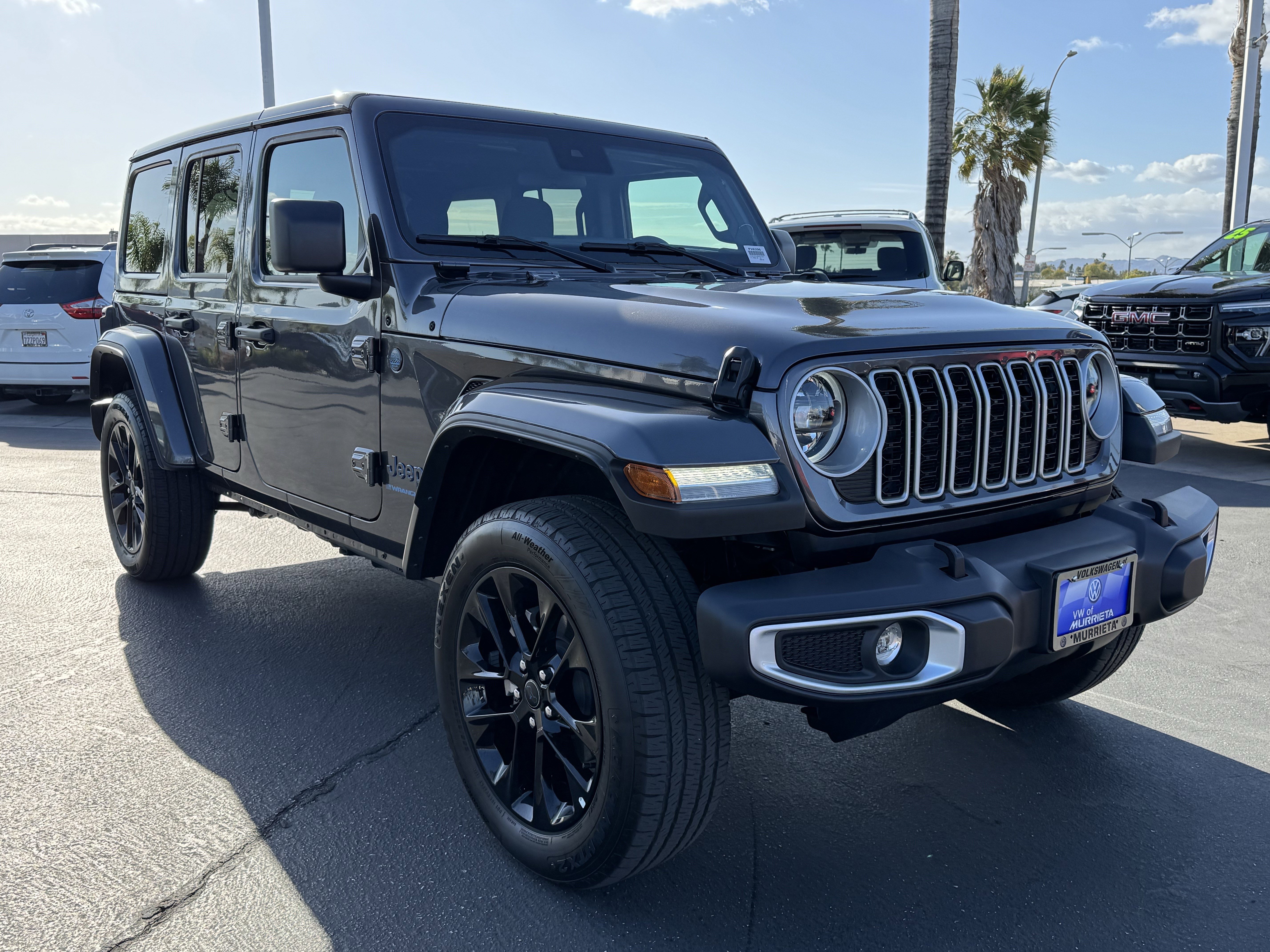 Used 2025 Jeep Wrangler Unlimited Sahara w/ Safety Group AWD/4WD image 2