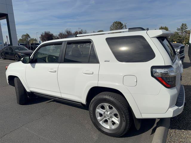 Used 2022 Toyota 4Runner SR5 AWD/4WD image 4