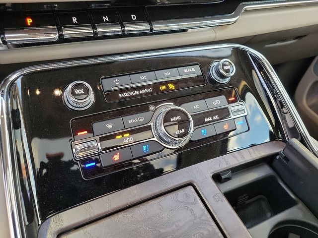 New 2023 Lincoln Navigator L Reserve AWD/4WD image 7