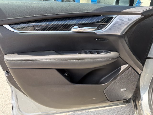 Used 2024 Cadillac XT6 Premium Luxury AWD/4WD image 17