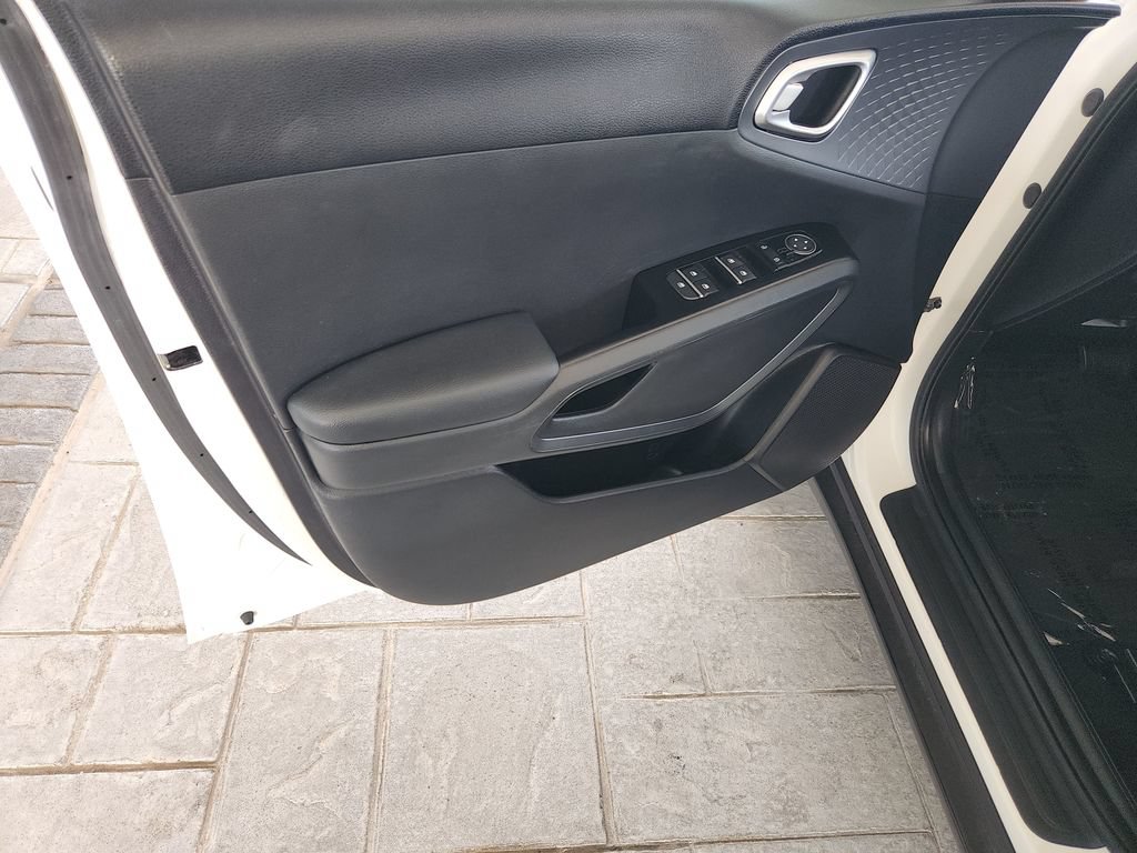 Used 2020 Kia Soul EX w/ Option Group 015 FWD image 4