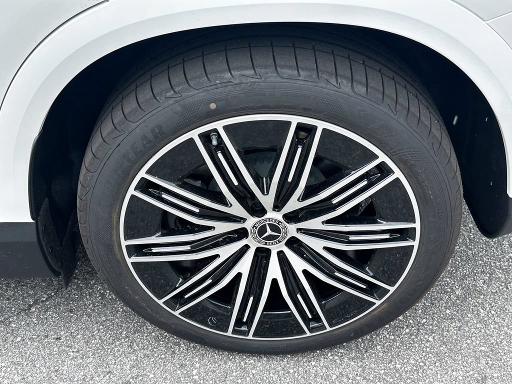 New 2026 Mercedes-Benz EQE 320 4MATIC SUV image 23