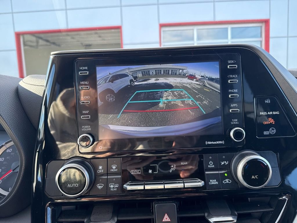 Used 2022 Toyota Highlander L image 22