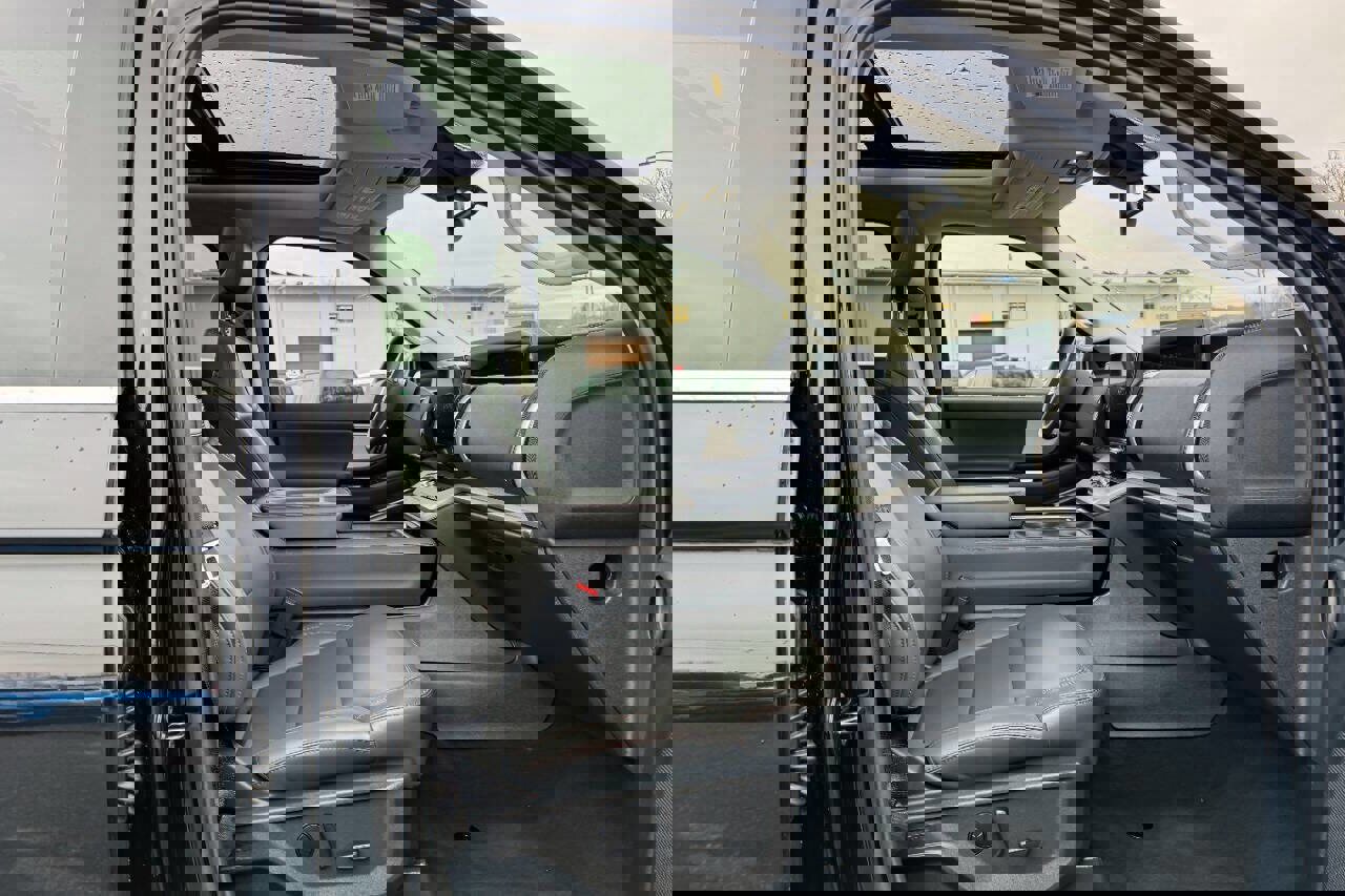 Used 2025 Ford Expedition Max Active image 14