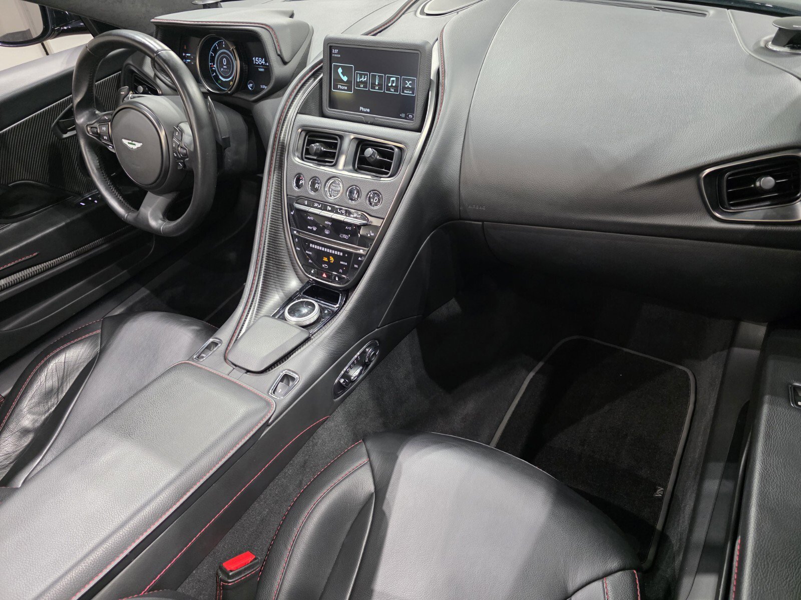 Used 2019 Aston Martin DB11 Volante image 21