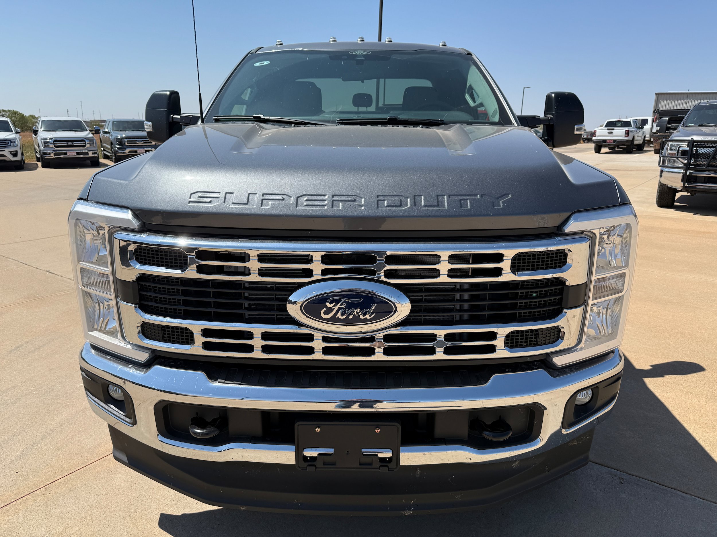 New 2026 Ford F350 XLT w/ FX4 Off-Road Package AWD/4WD image 2