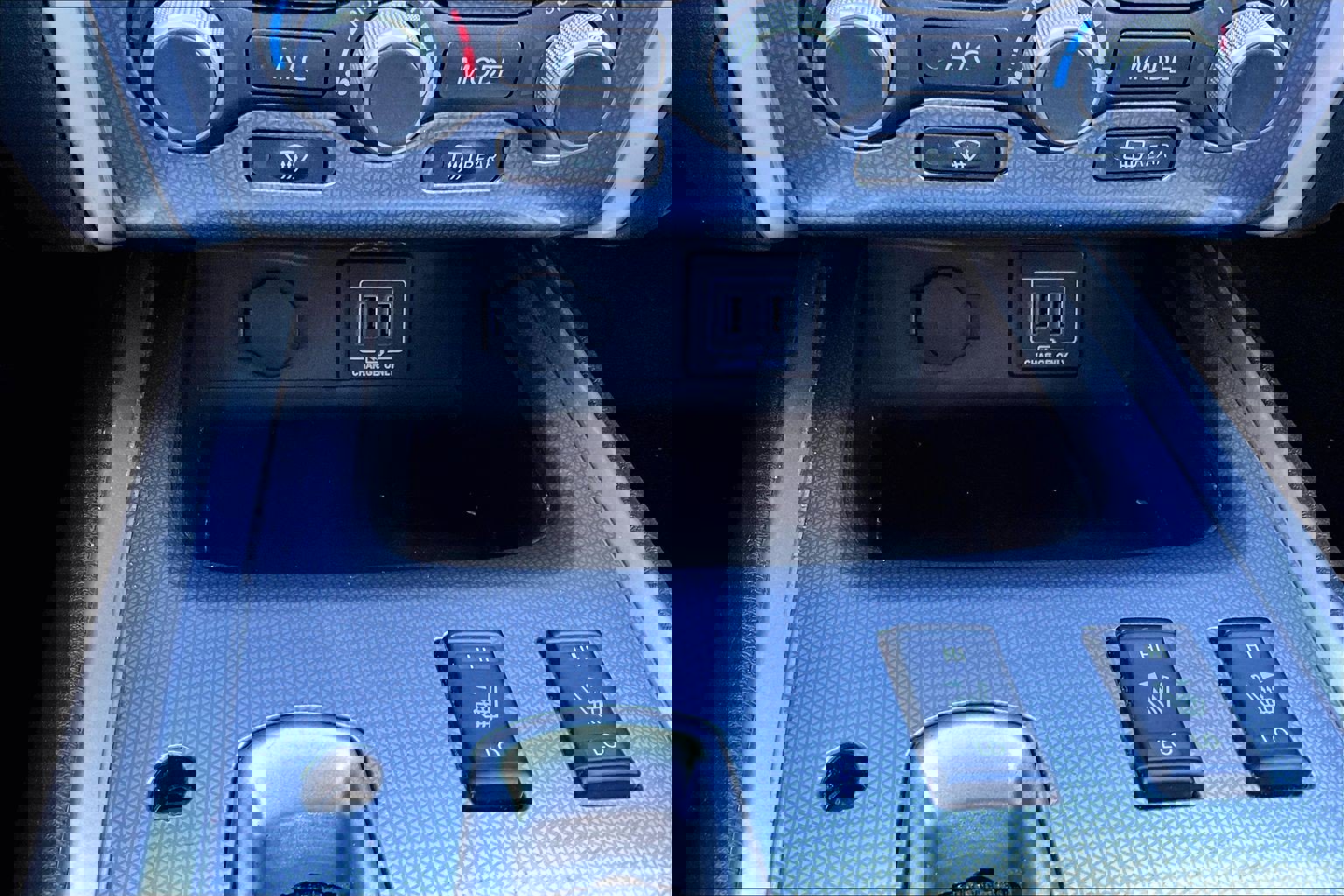 Used 2018 Nissan Pathfinder SL w/ Midnight Edition Package image 16