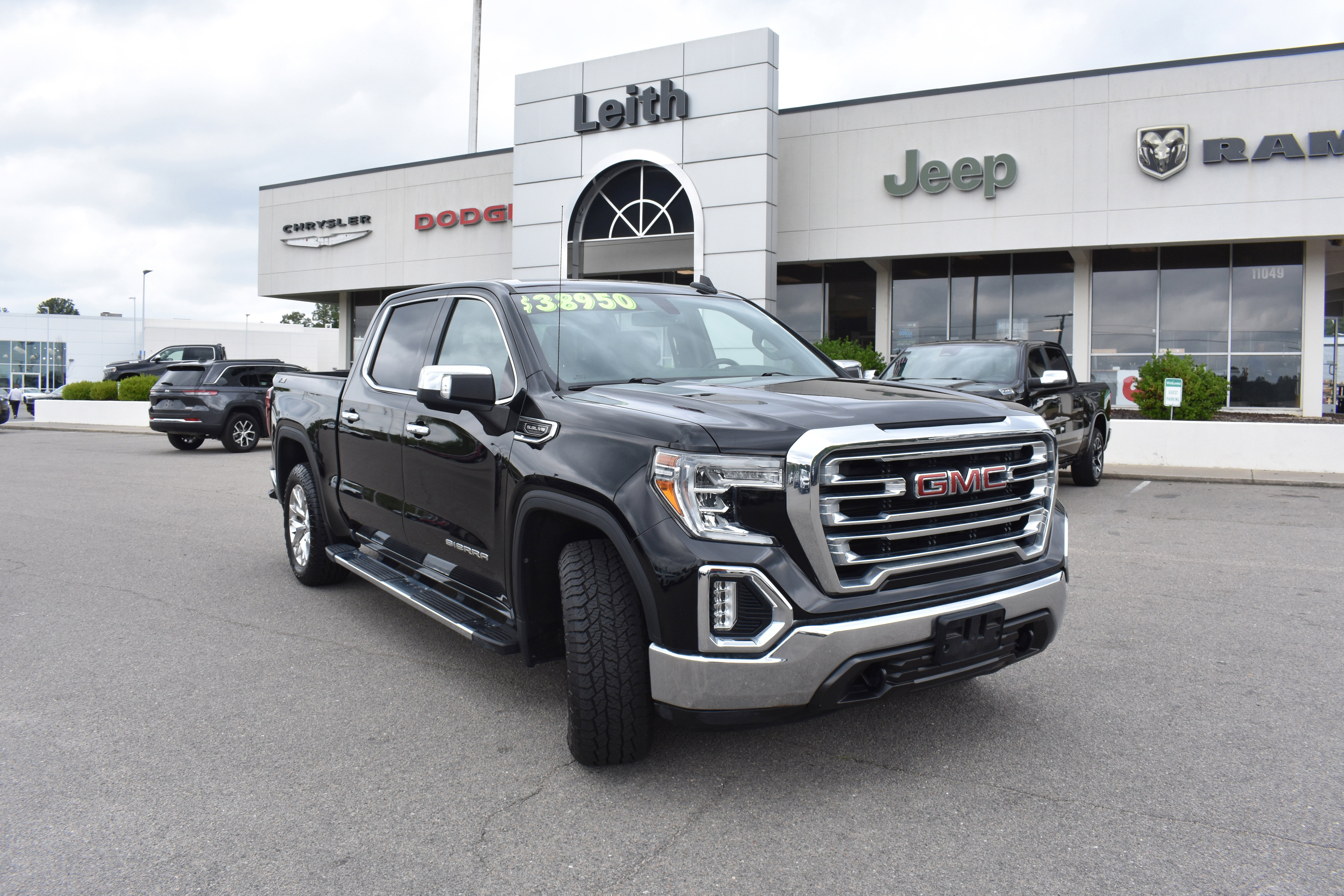 Used 2020 GMC Sierra 1500 SLT w/ SLT Premium Package AWD/4WD image 1