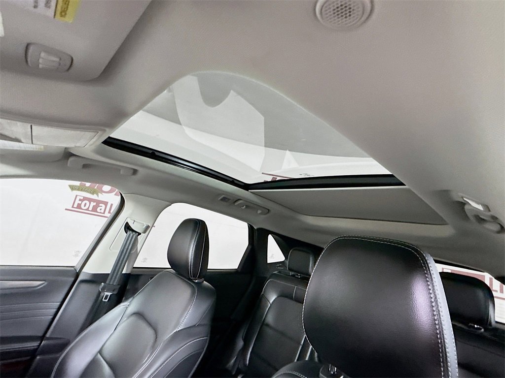 Used 2022 Ford Escape Titanium w/ Class II Trailer Tow Package image 11