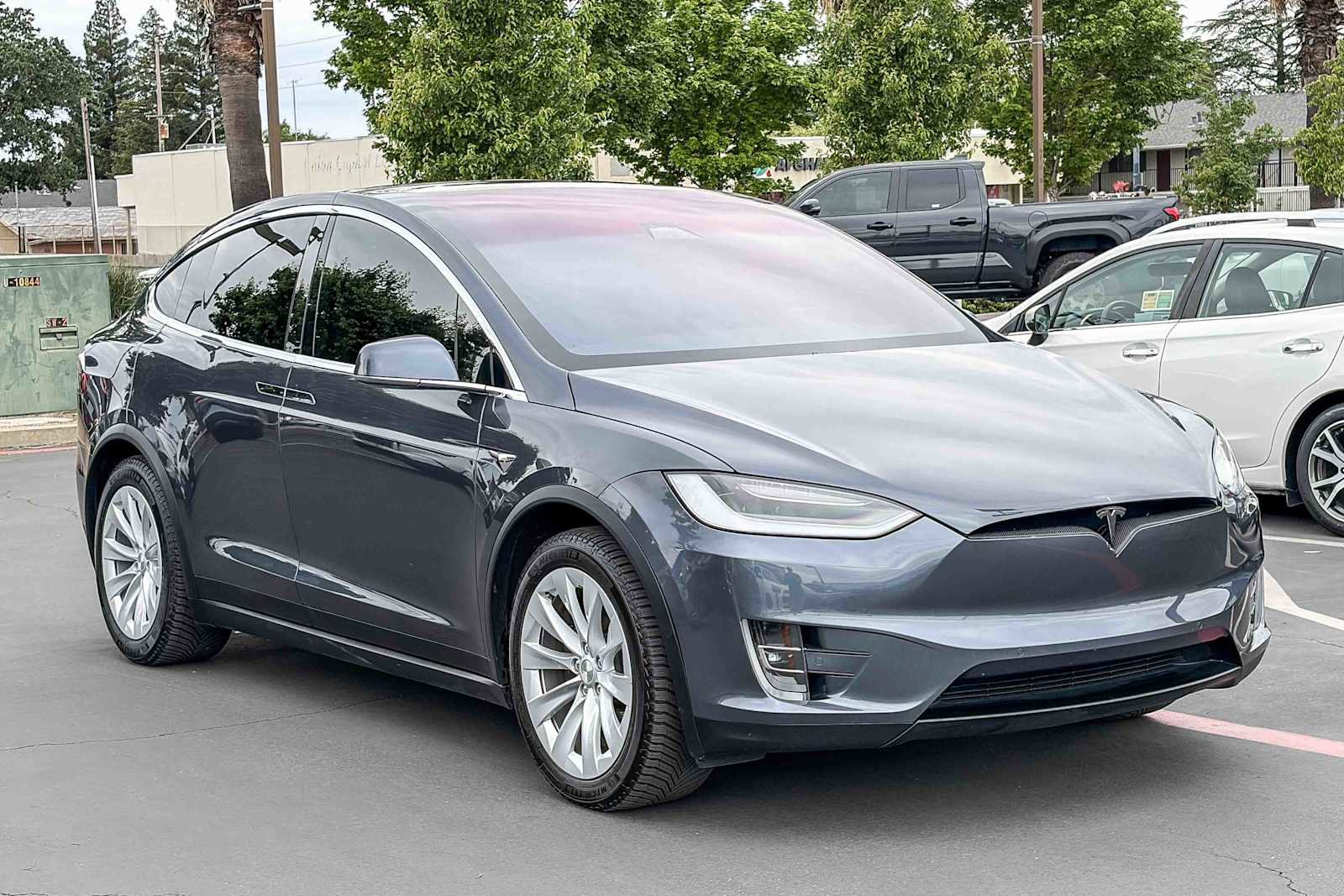 Used 2020 Tesla Model X Long Range image 5