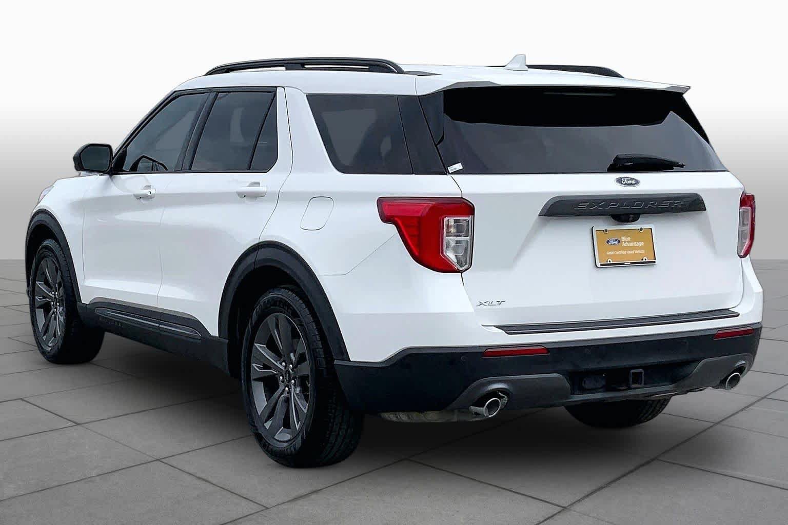 Certified 2021 Ford Explorer XLT w/ Equipment Group 202A RWD image 12