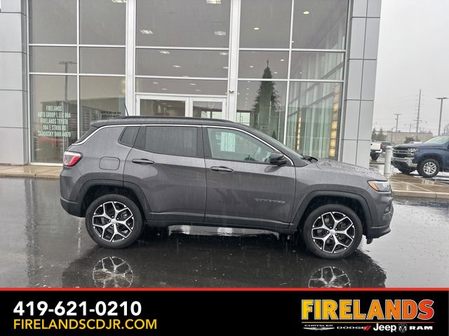 Used 2024 Jeep Compass Limited image 14